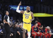 九游-赛后西甲传出新动向，洛杉矶湖人手感冰凉，高层表态：目标明确，资深球员宣示担当(今日湖人对阵国王西部大战一触即发)